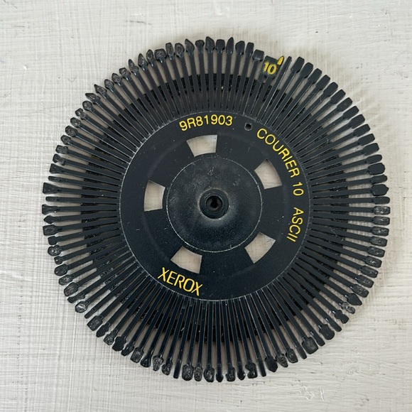 4 vintage Xerox daisy font wheels in cases - Picture 5 of 6